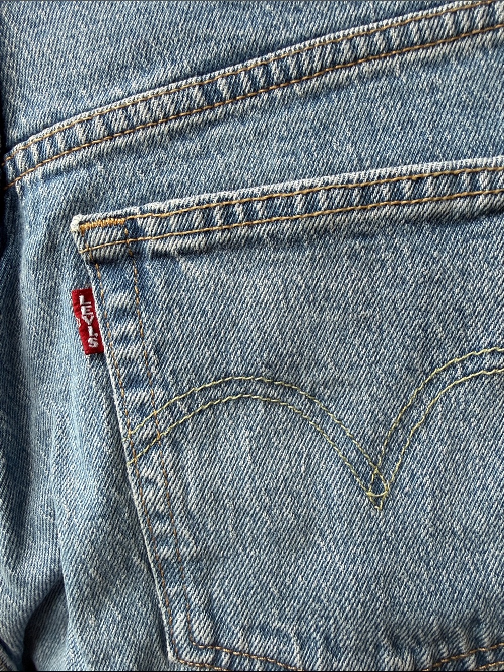 Levi's Medium Light Blue High-Rise Frayed Hem Denim Shorts - Picture 3 of 4